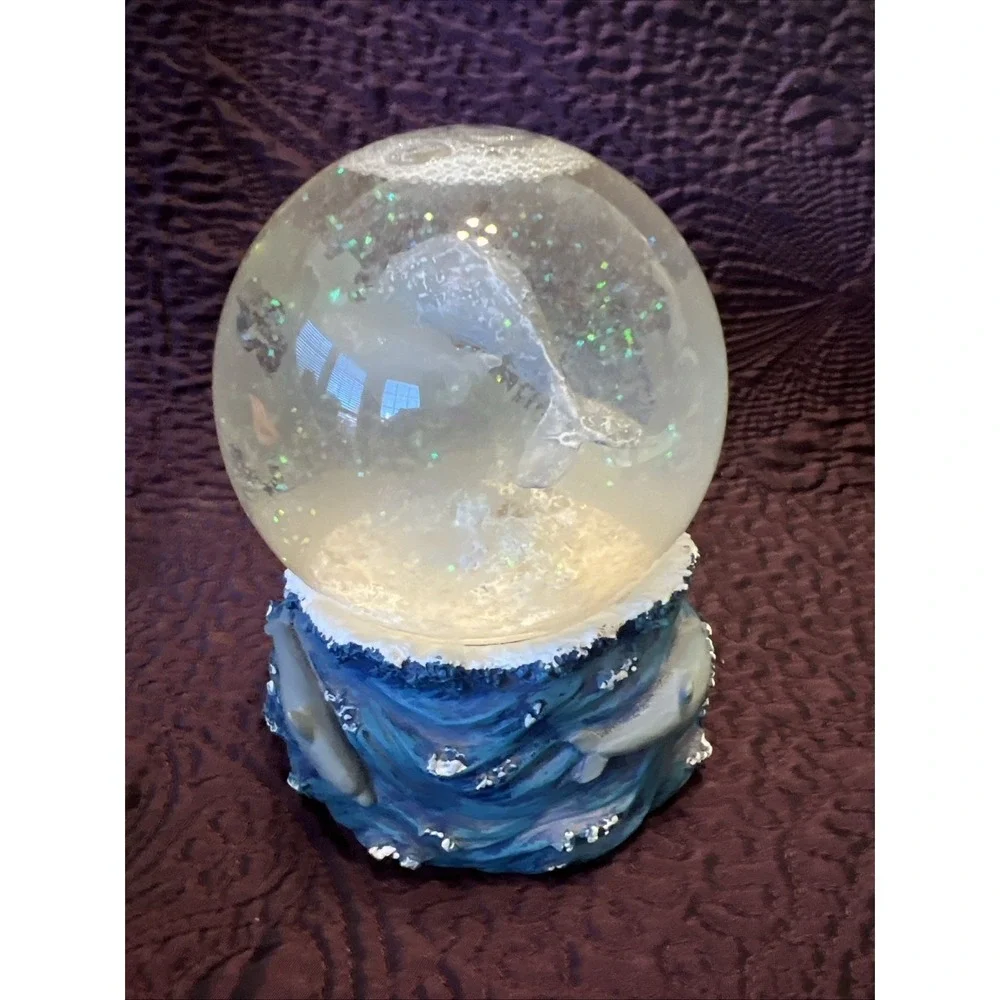 VINTAGE SILVESTRI Sea Cow MUSICAL SNOW GLOBE Manatee W/ Calf Dolphins Ocean Work